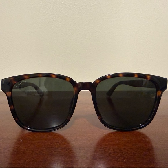 Gucci Accessories - Gucci Sunglasses model R3WGV02980